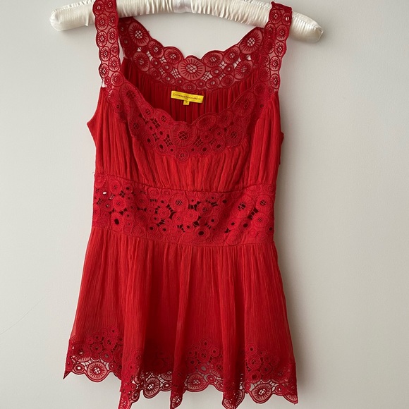 Delicate lace tank - Picture 2 of 2